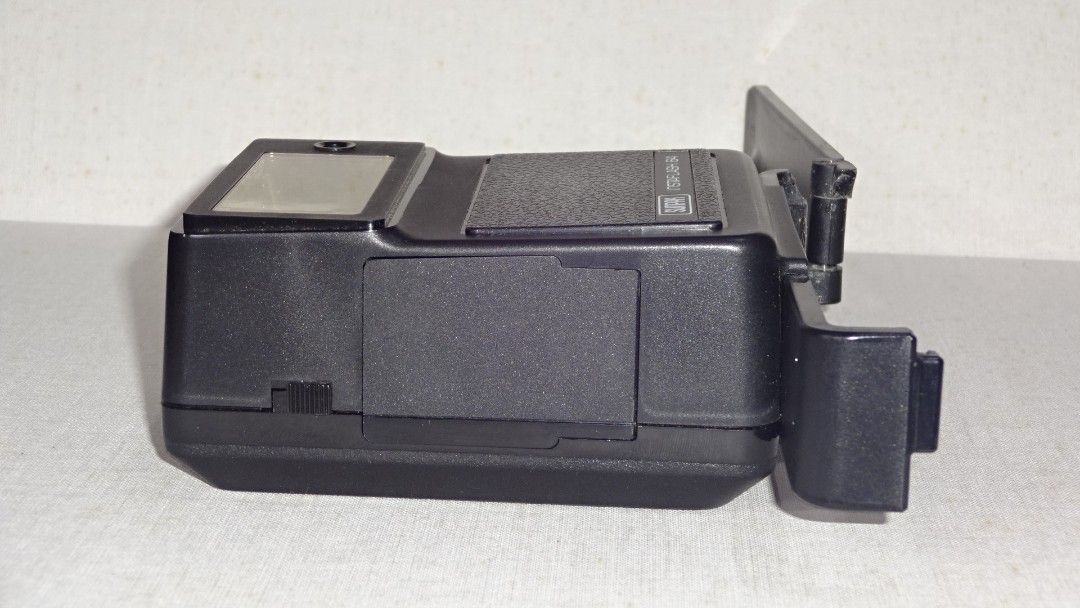 Sunpak Instaflash 64 dedicated flash for Kodak Instant Camera (Category: Flashes) located in Paranaque City. Submitted by kutoi.ancheta (Listing ID 1246915145, Image 3). Description: Sunpak Instaflash 64 dedicated flash for Kodak Instant Camera ₱1000 Condition: seems to be functioning! Compatibility is your responsibility! As is only! No warranties! pm for inquiries. Sure buyers only! #sunpakinstaflash #kodakinstantcameraflash #sunpakvintageflash