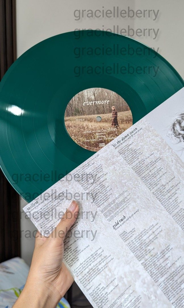 taylor swift evermore vinyl : blue green opaque (rare), Hobbies