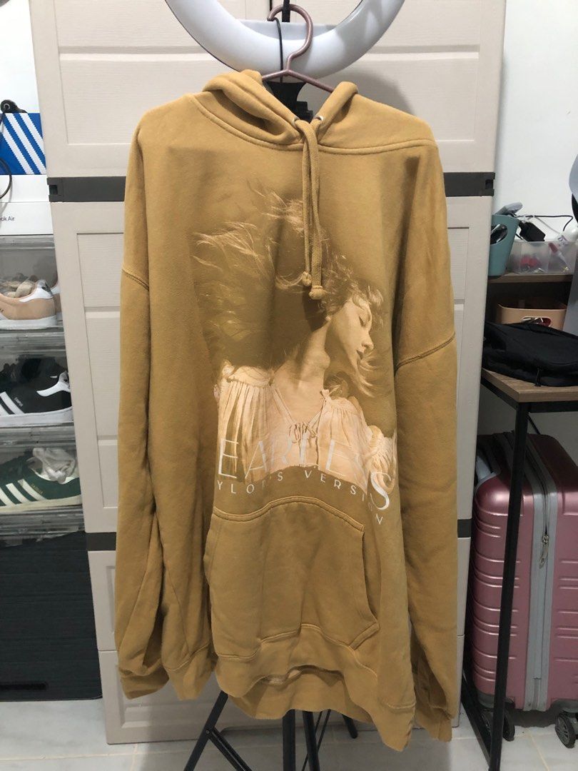 Taylor Swift Fearless Hoodie Size XL
