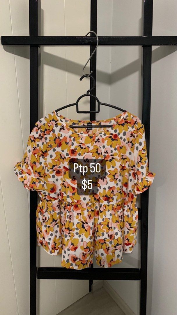 Top (Category: Shirts) located in Singapore. Submitted by shopwrasayu (Listing ID 1246863113, Image 3). Description: .