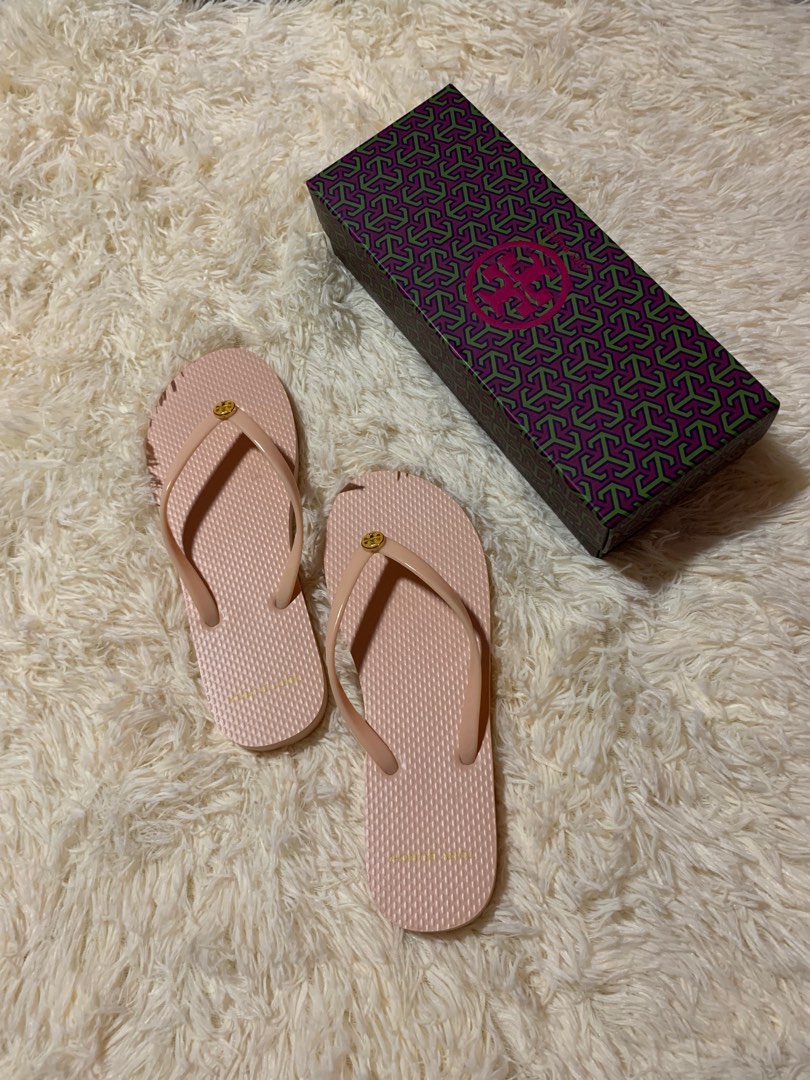 Thin flip flop hot sale tory burch