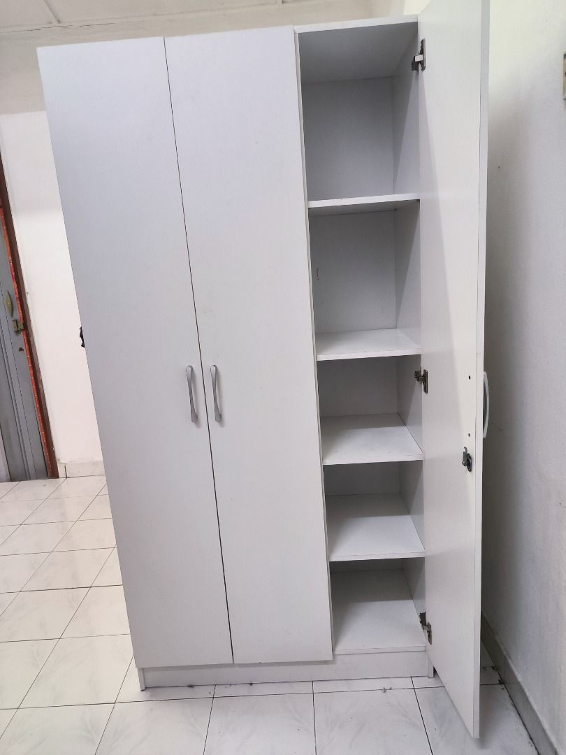 Second hand 3 door best sale wardrobe