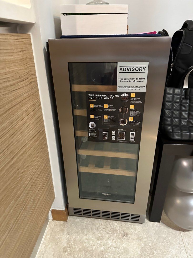 Whirlpool Wine Fridge, TV & Home Appliances, Kitchen Appliances, Wine