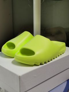 Yeezy Slide Onyx "Green Neon"