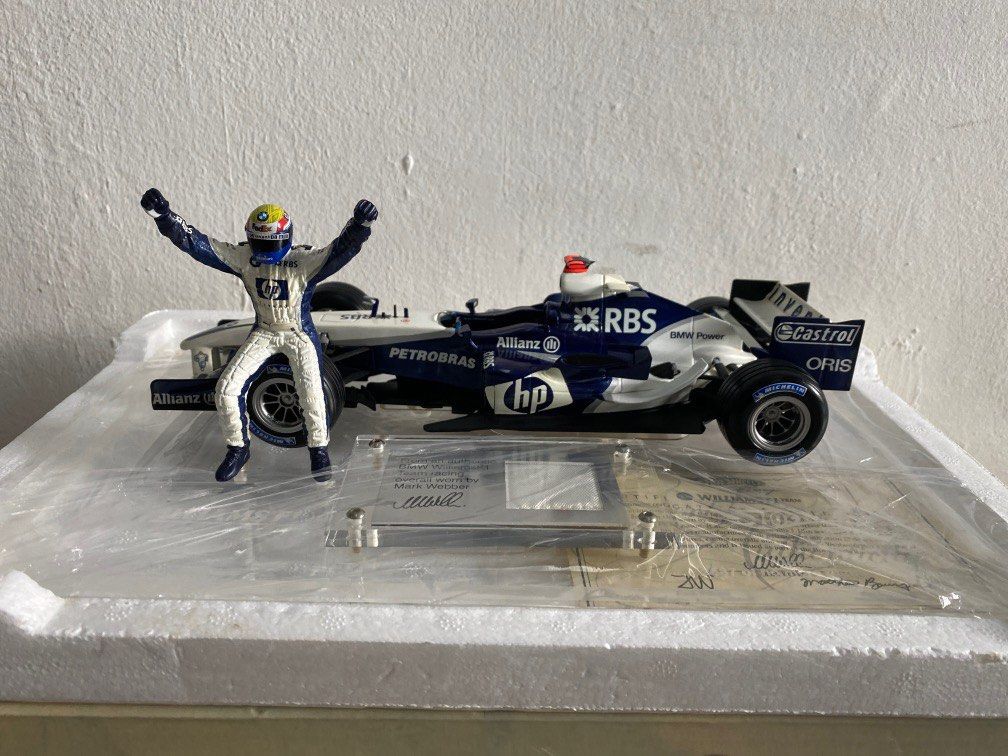 1:18 hot wheels Williams F1 limited edition #2587/3000 Australian Mark  Webber car with racing overall suit patch worn by mark webber formula one  not