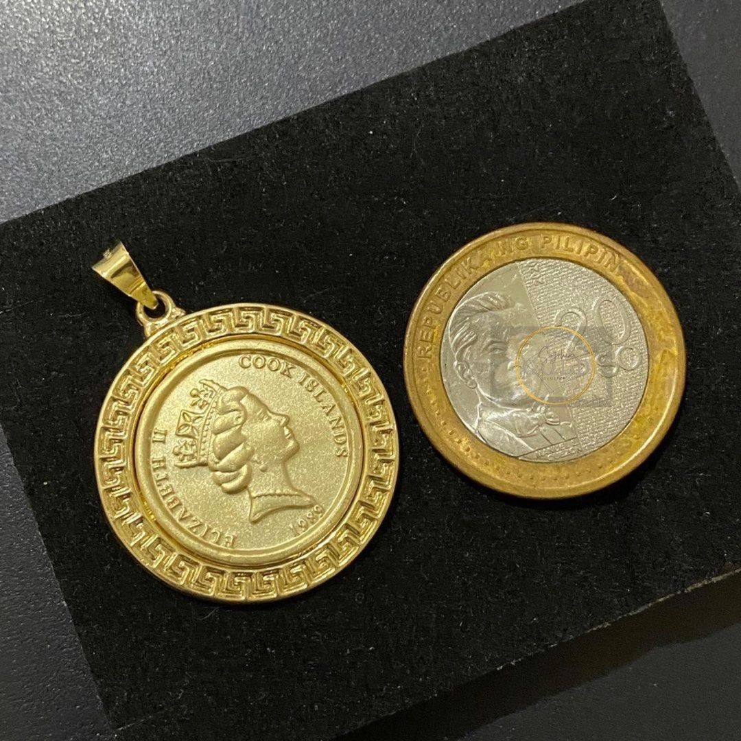 18K Gold Queen Elizabeth Pendant on Carousell