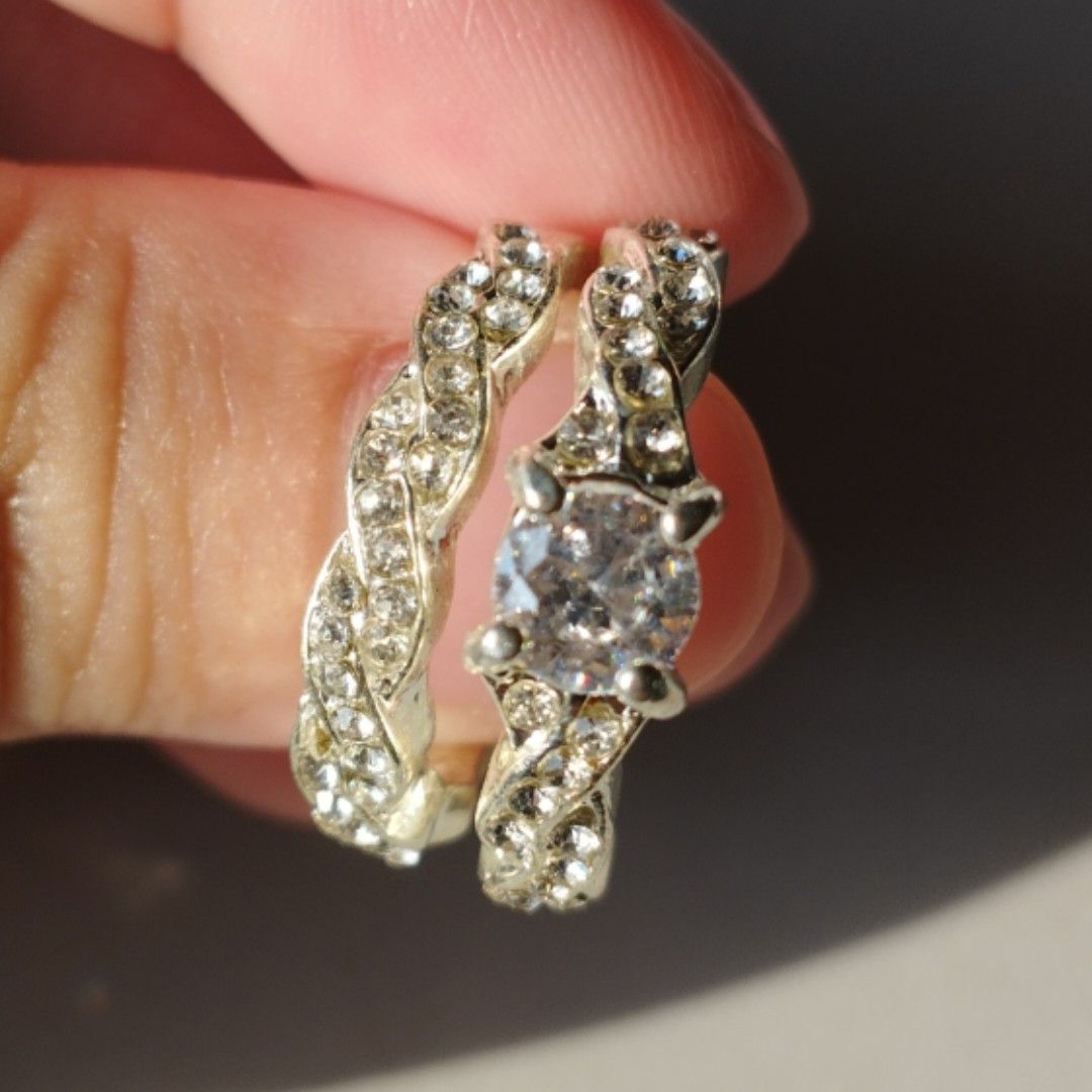 Sparkly top promise rings
