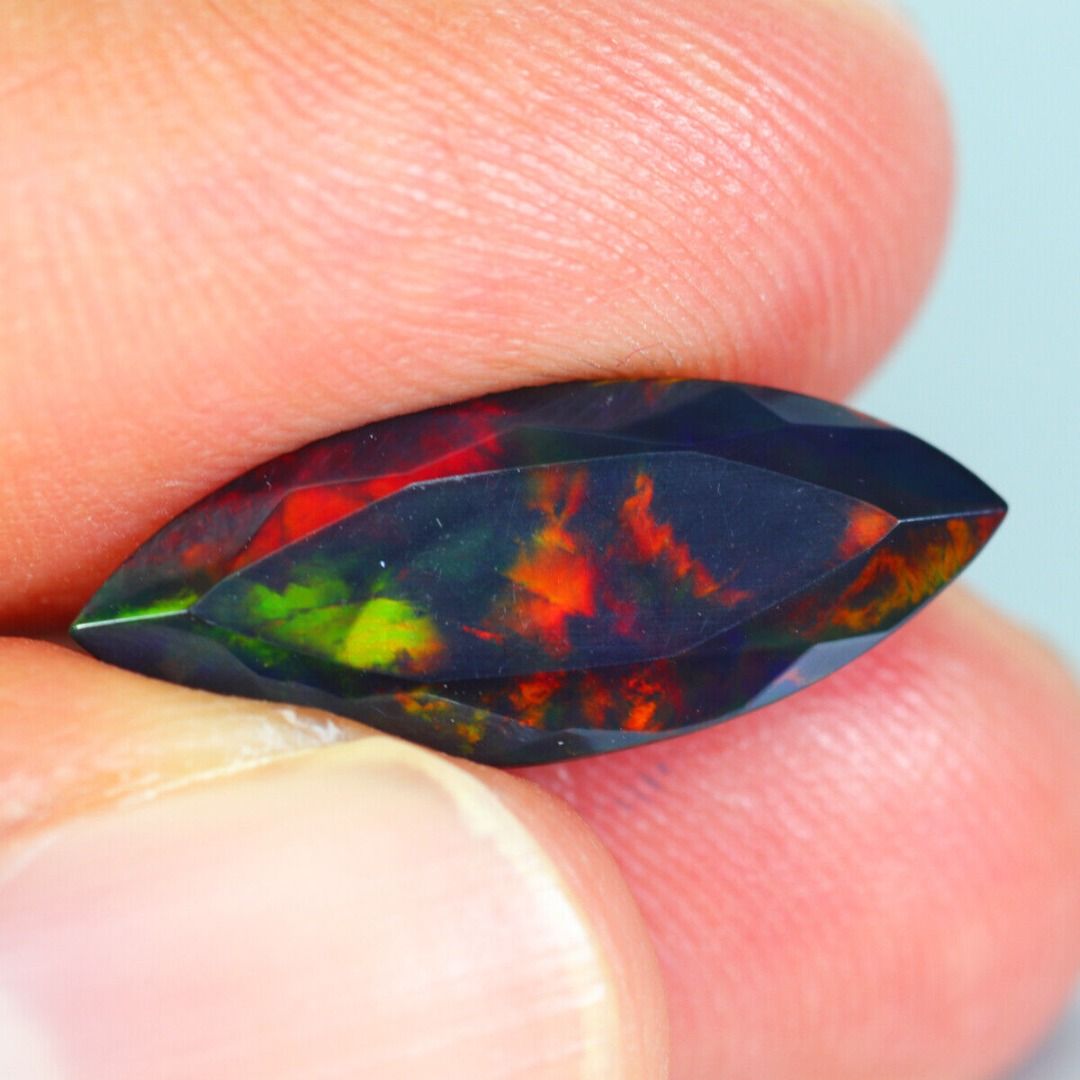 5 Cosmic Beauty 2.43 Cts Excellent 3D Red Flash Pattern Natural