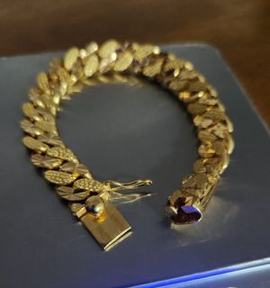 (Category: ) located in . Submitted by timeless_watches (Listing ID 1251949238, Image 1). Description: .
