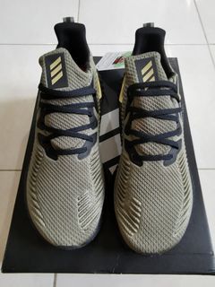 Adidas Alphaboost V1, Fesyen Pria, Sepatu , Sneakers di Carousell