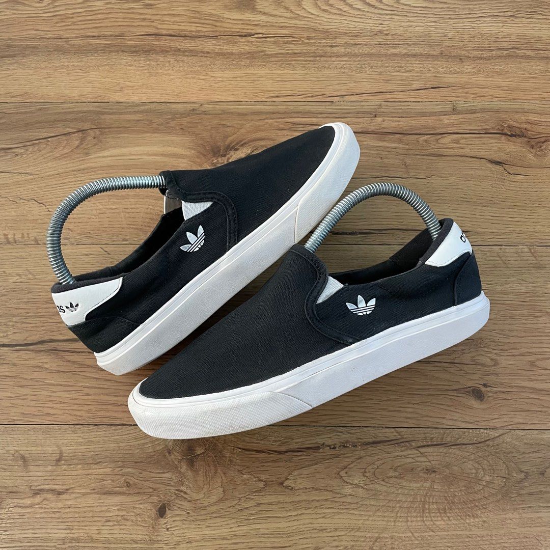 Adidas slip on 6.5uk