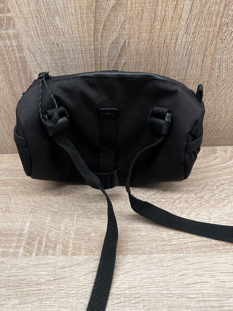 AGU VENTURE HANDLEBAR BAG 1.5L (Category: Bicycles) located in Mandaue City. Submitted by vms288 (Listing ID 1251920963, Image 2). Description: Slightly used handlebar bar 1.5litre.