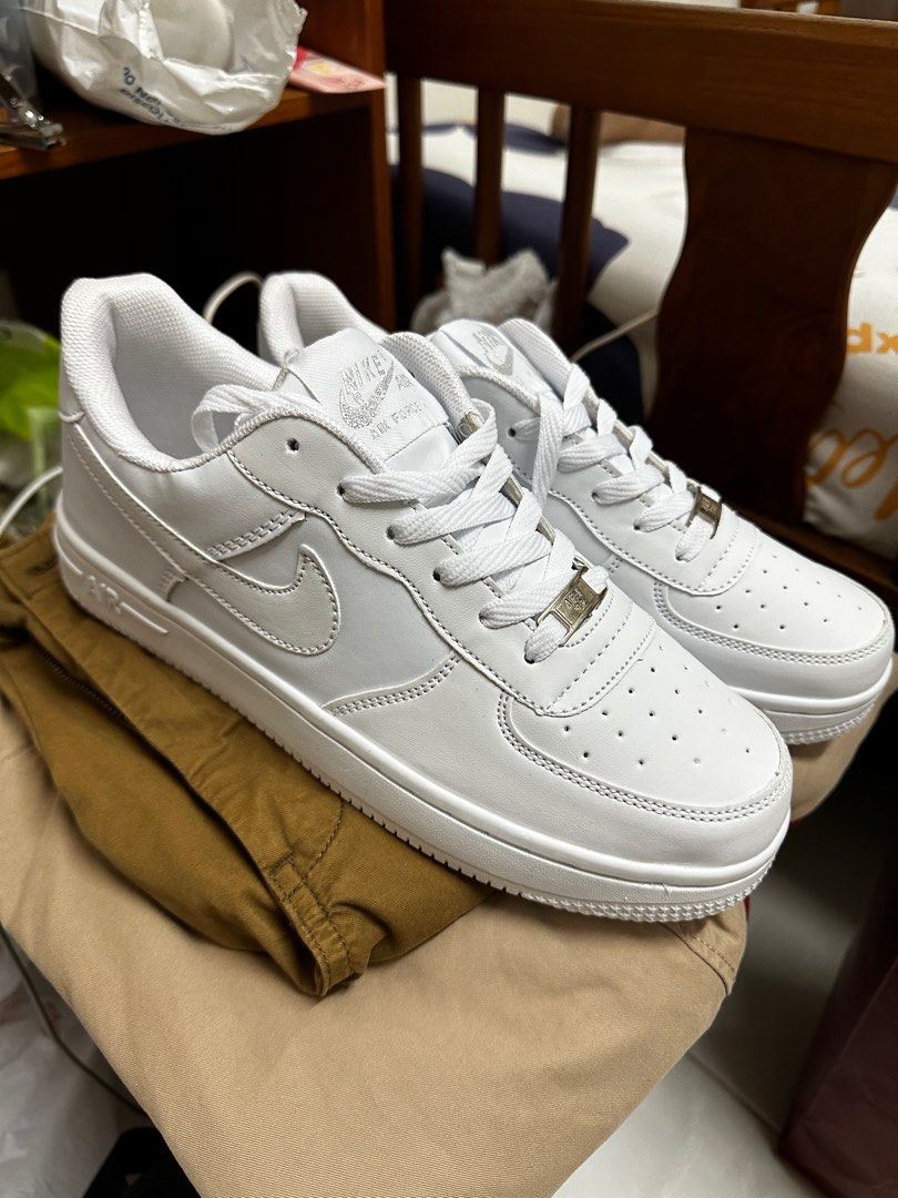 OEM!! Air Force 1 Triple White / US 7 With box, Men's Fashion, Footwear,  Sneakers on Carousell