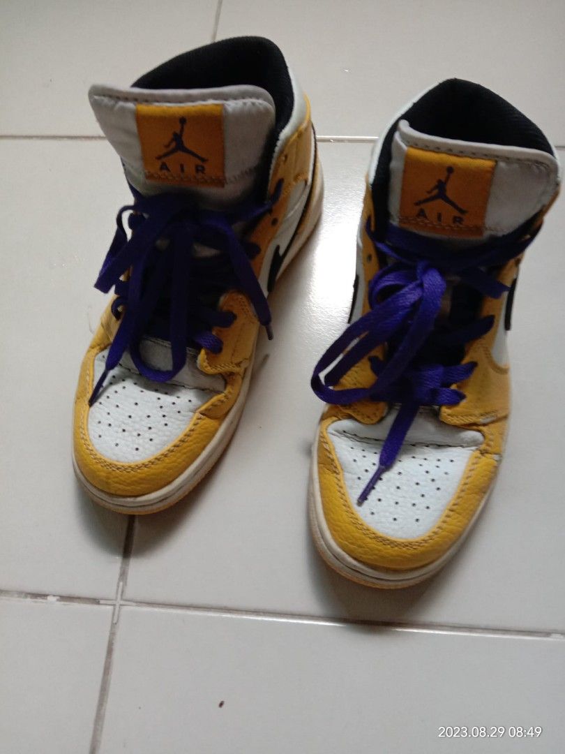 Buy Air Jordan 1 Mid 'Lakers' - 852542 700 - Gold