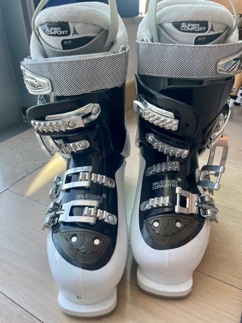 Atomic comfort hotsell fit ski boots
