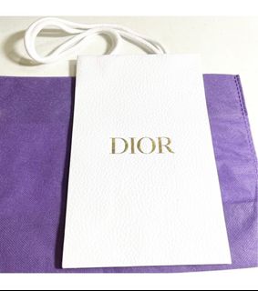 (Category: ) located in . Submitted by vanityboutique (Listing ID 1251943669, Image 1). Description: .