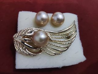 Authentic South Sea Pearl Earrings and Pearl with Gold Brooch