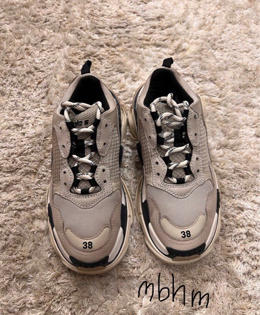 Triple s discount beige black