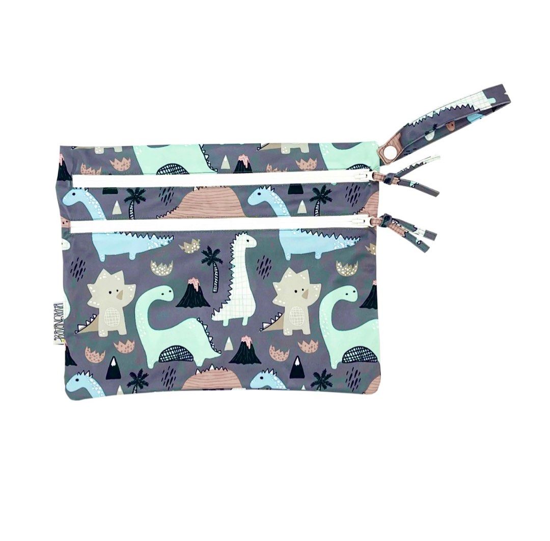 BAPRON Dinosaur Drawing - Waterproof Wet Bag (Category: Weaning & Toddler Feeding) located in Paranaque City. Submitted by ecarhg29 (Listing ID 1251901841, Image 1). Description: BAPRON Dinosaur Drawing - Waterproof Wet Bag Brand new | Php1000 RFS: Extra SRP: ₱1,300 / $22.99 Newest addition to the BapronBaby product line is a super soft zippered pouch with two compartments for separated wet/dry storage. The Waterproof Wet Bag is made with love to