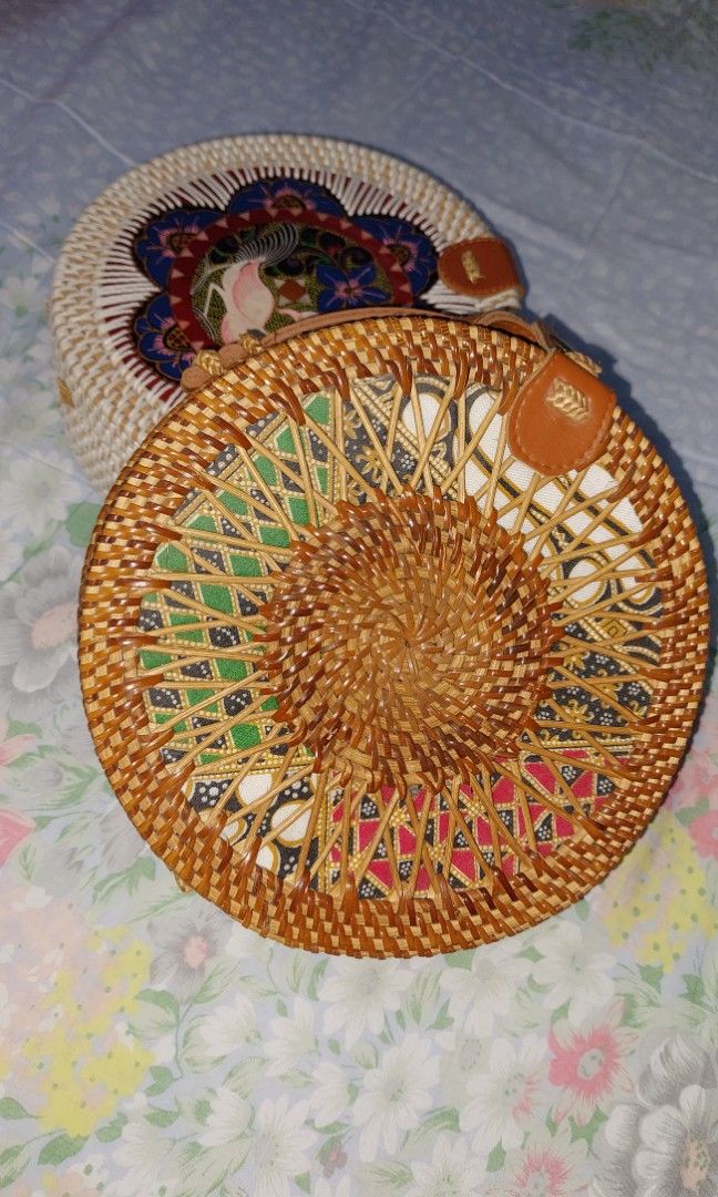 Hand woven rattan crosbody bags price per bag