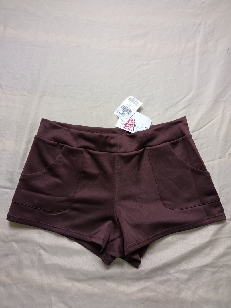 Brand New Elle Tight Shorts, Women's Fashion, Bottoms, Shorts on Carousell