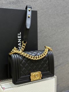 Chanel White/Gold Woven Leather Small Reverso Boy Flap Bag - BOPF