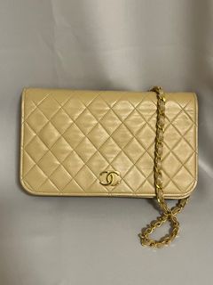 （分類：）位於 。 由 thrift.mint 提交（商品編號 1251978622，圖片 1）。簡介： 。