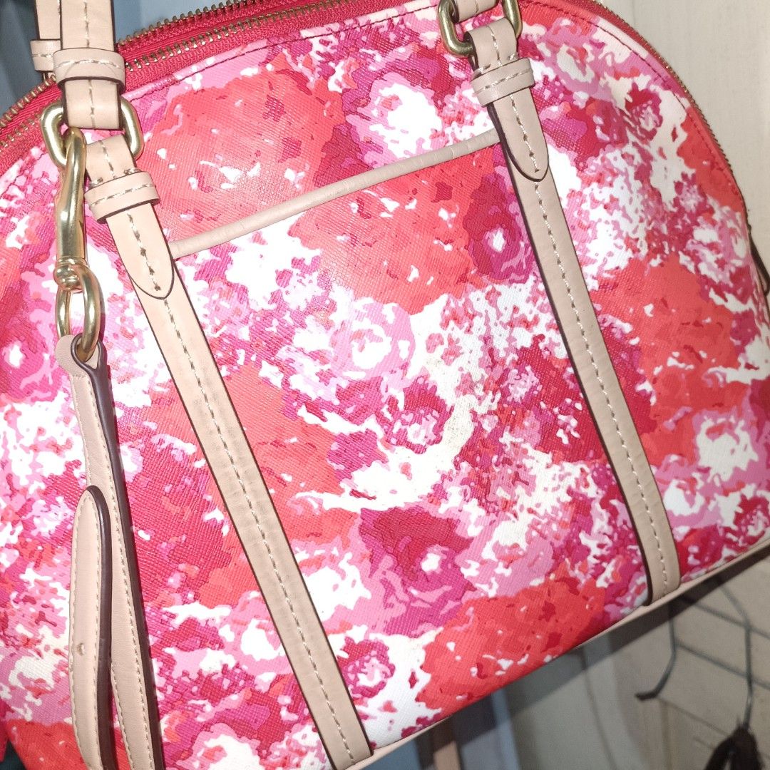 Coach Peyton Floral Domed Satchel (Category: Luxury Bags & Wallets) located in Pasig City. Submitted by charmillee (Listing ID 1251972636, Image 3). Description: •Multicolor •With crossbody strap •No issues •Normal signs of usage Nego.