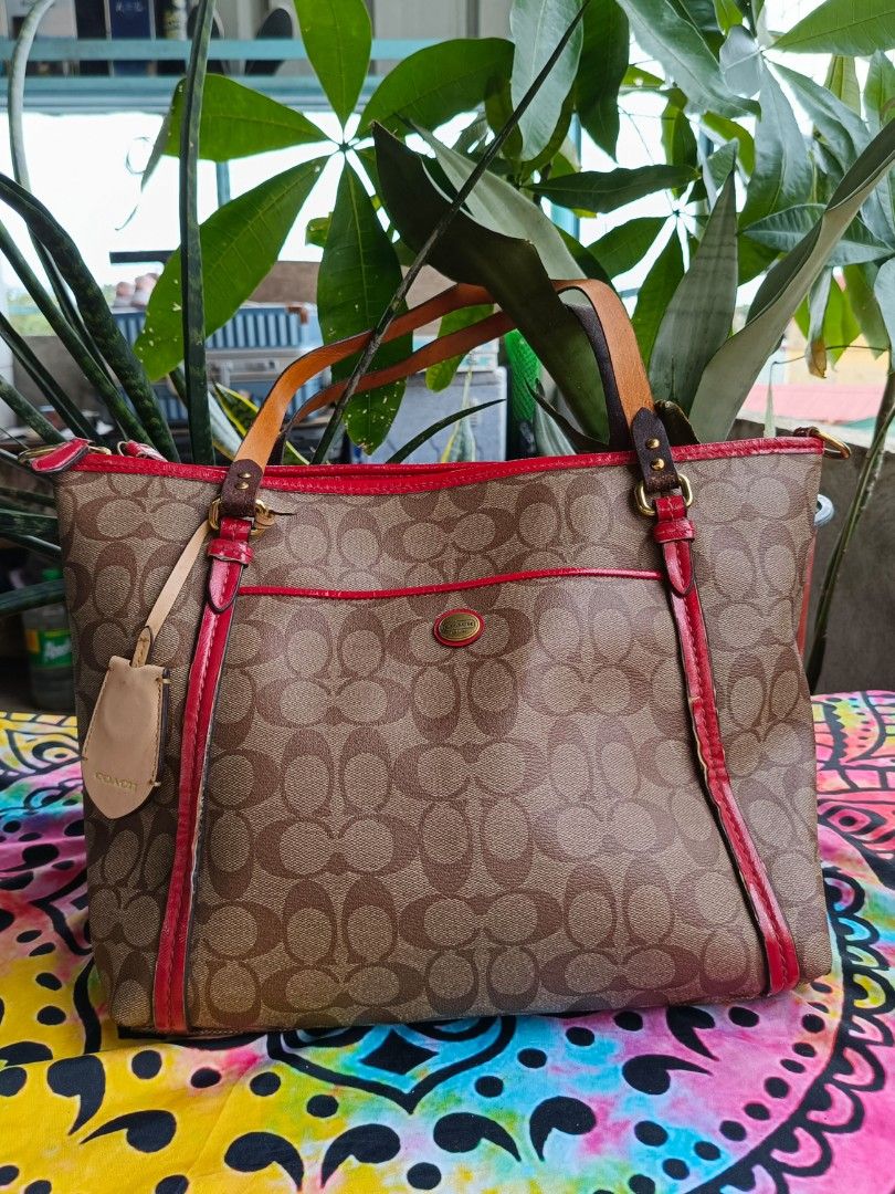 Coach tote bag coded with ideal zipper on Carousell