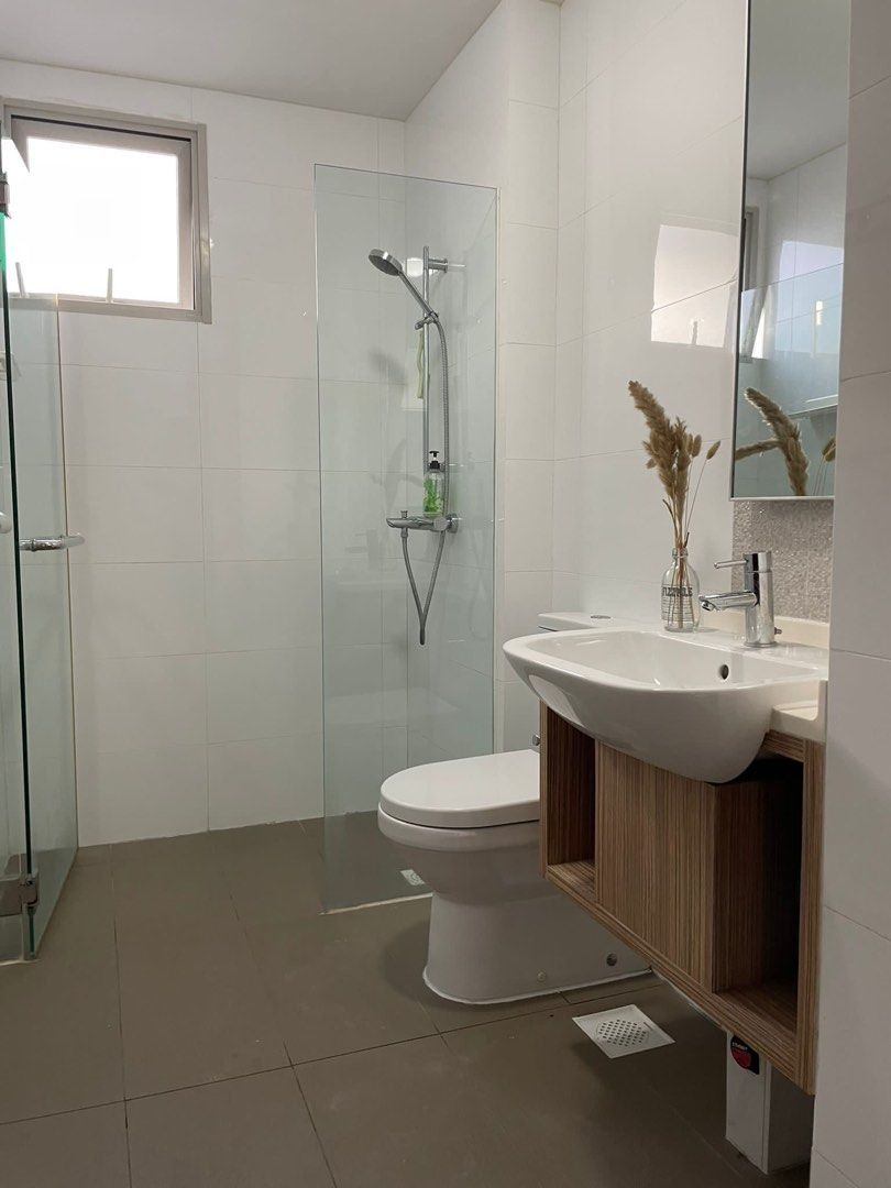 Common room with private balcony Heron Bay Condo, Property, Rentals, Condos & ECs on Carousell