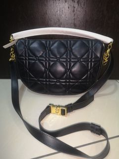 (Category: ) located in . Submitted by handbag_cun (Listing ID 1251942212, Image 1). Description: .