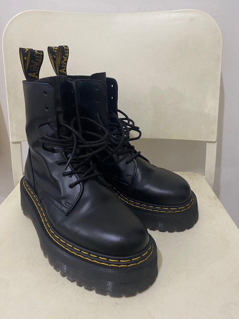 dr martens 1469 smooth