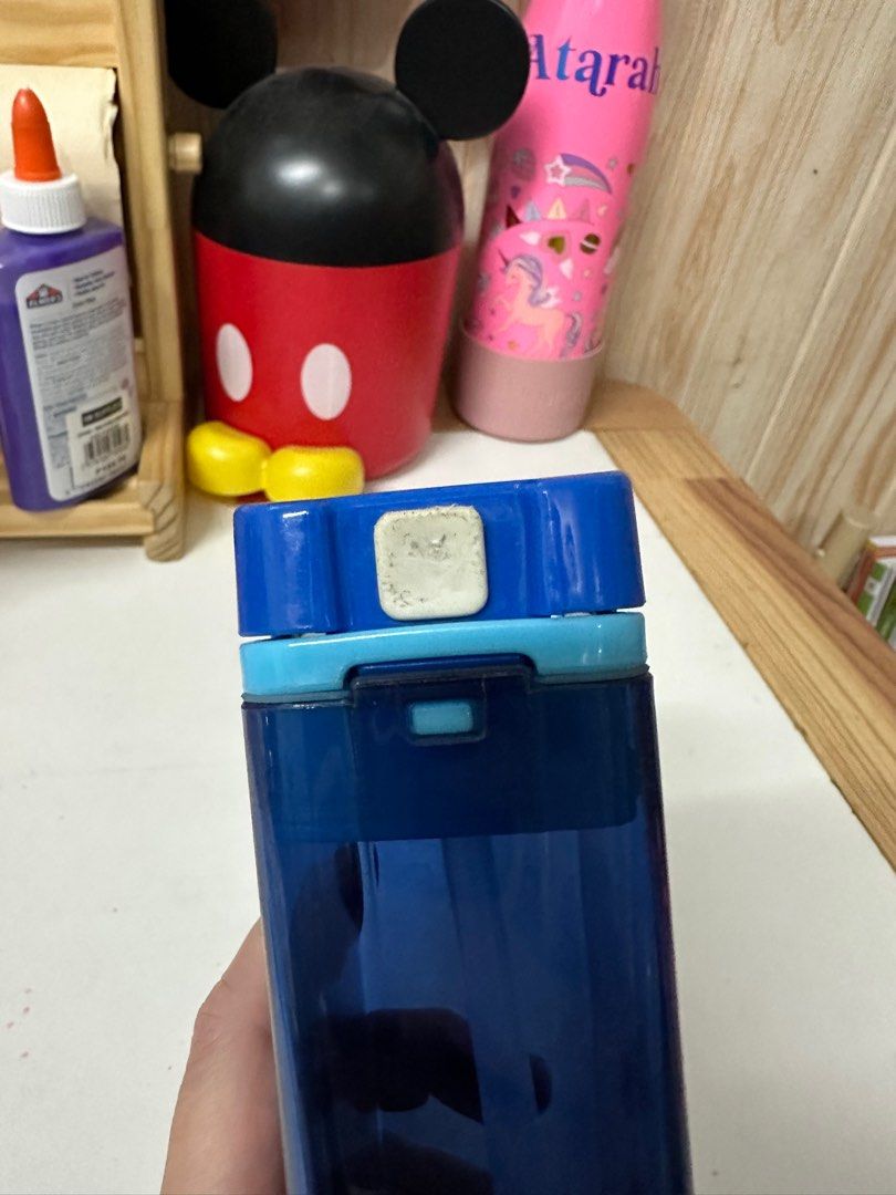 Drink in the Box (Category: Weaning & Toddler Feeding) located in Manila. Submitted by annabananna (Listing ID 1251887445, Image 2). Description: With decal marks and scratches. .