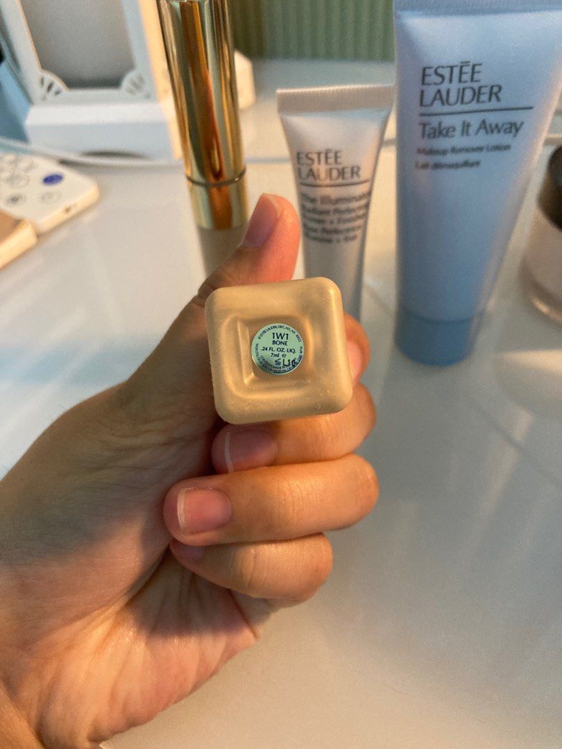 Estée Lauder Bundle (Category: Makeup) located in Taguig. Submitted by floseason (Listing ID 1251990269, Image 2). Description: - Full size Double wear concealer in 2W light medium (SRP at 2,300 based on the blue app official page) - double wear foundation sample in 1w bone - take it away makeup remover lotion 30ml - illuminator primer 1500 for all .