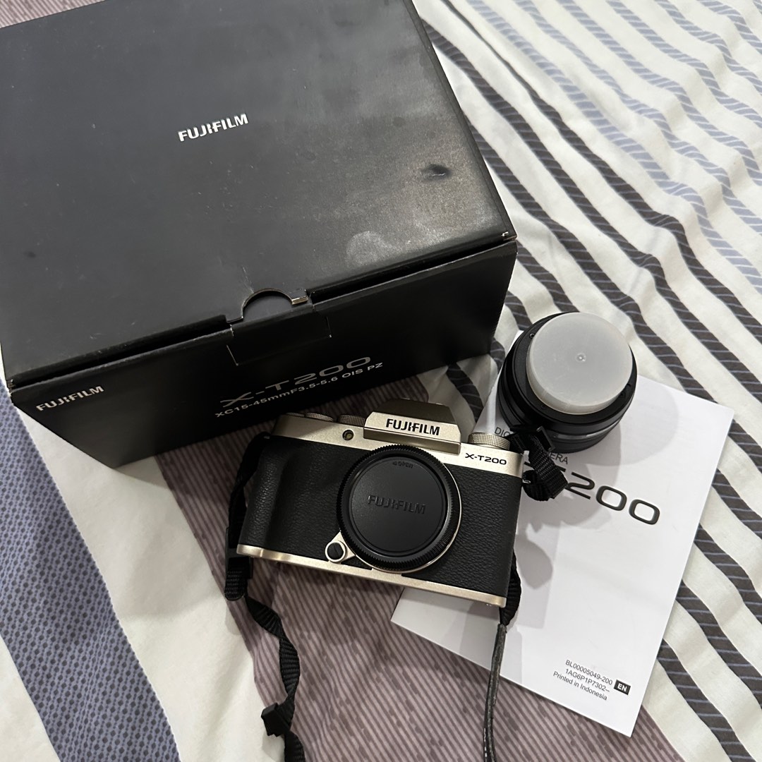 FUJIFILM XT200 (USED), Photography, Cameras on Carousell