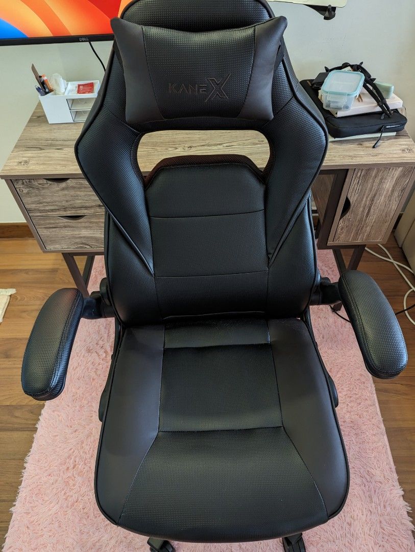 https://media.karousell.com/media/photos/products/2023/8/30/gaming_chair_1693403907_73b1d630_progressive.jpg