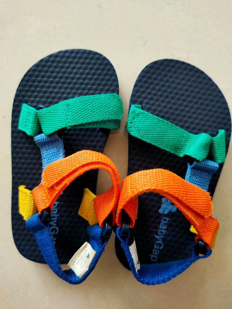 Gap sandals outlet