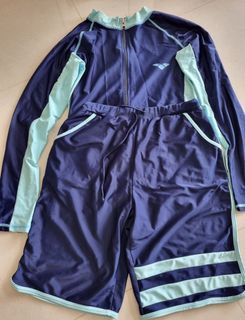 GOOD CONDITION No Brand Mens Long sleeve Swim wear with shorts Beach shorts waterproof