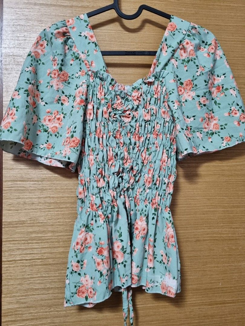 Women Green Floral Smocking Crop Top