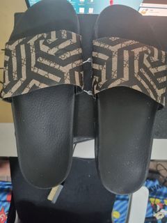 Gucci Caleido Slides