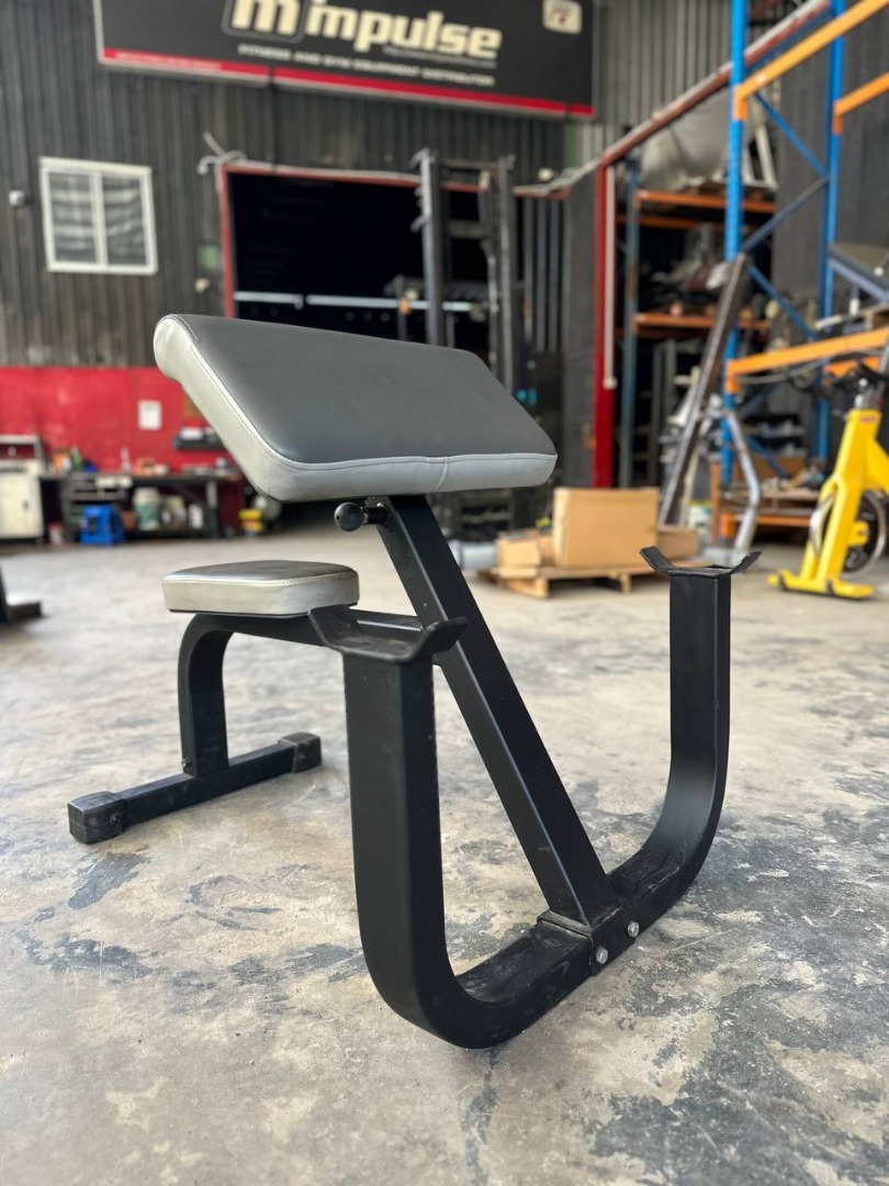 GYM SEATED PREACHER CURL BICEP CURL Sports Equipment Other