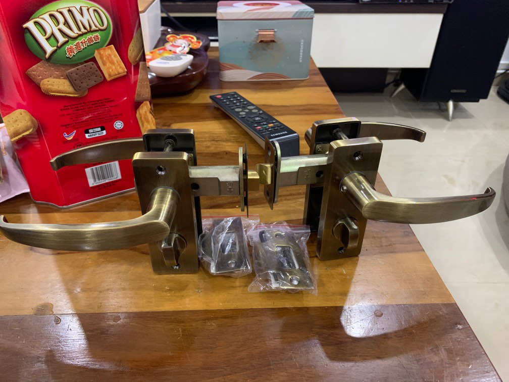 HDB bto lock for toilet door, Furniture & Home Living, Home Improvement & Organisation, Home