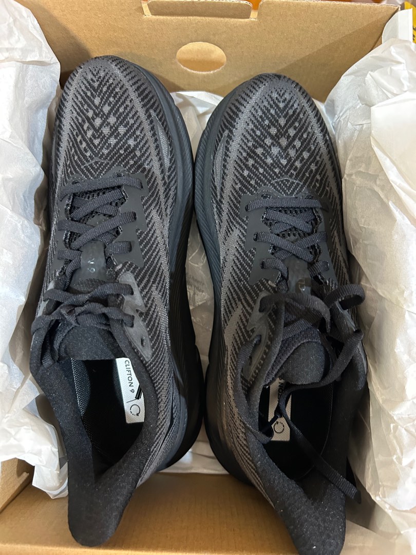 hoka one one clifton 9(size:26.5cm), 男裝, 鞋, 波鞋- Carousell