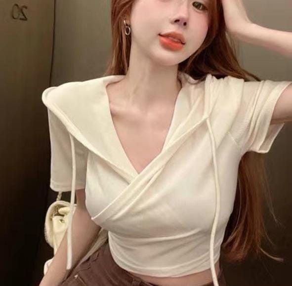 Hoodie Crop Korean Style Baju Atasan Wanita Lengan Pendek Shirt Import,  Fesyen Wanita, Pakaian Wanita, Atasan di Carousell