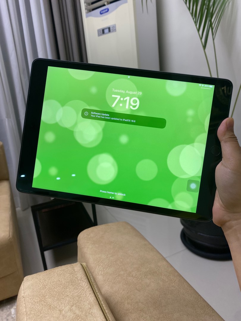 iPad (8th generation) on Carousell
