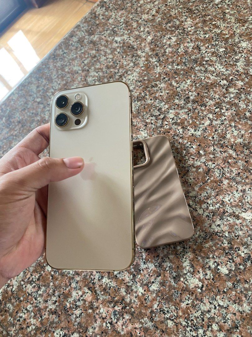 Iphone 12 pro max (256gb) Factory unlocked (Category: iPhone 12 Series) located in Quezon City. Submitted by tyler8. (Listing ID 1251839167, Image 1). Description: Iphone 12 pro max (256gb) Factory unlocked -34490 Open for swap (ios) plus add cash sa lower model Pristine condition (10/10) 90% battery health No any hidden issue Rfs: Need funds For meetup: Around marikina- Gateway cubao area. Other meetup place pag usapan nalang. .