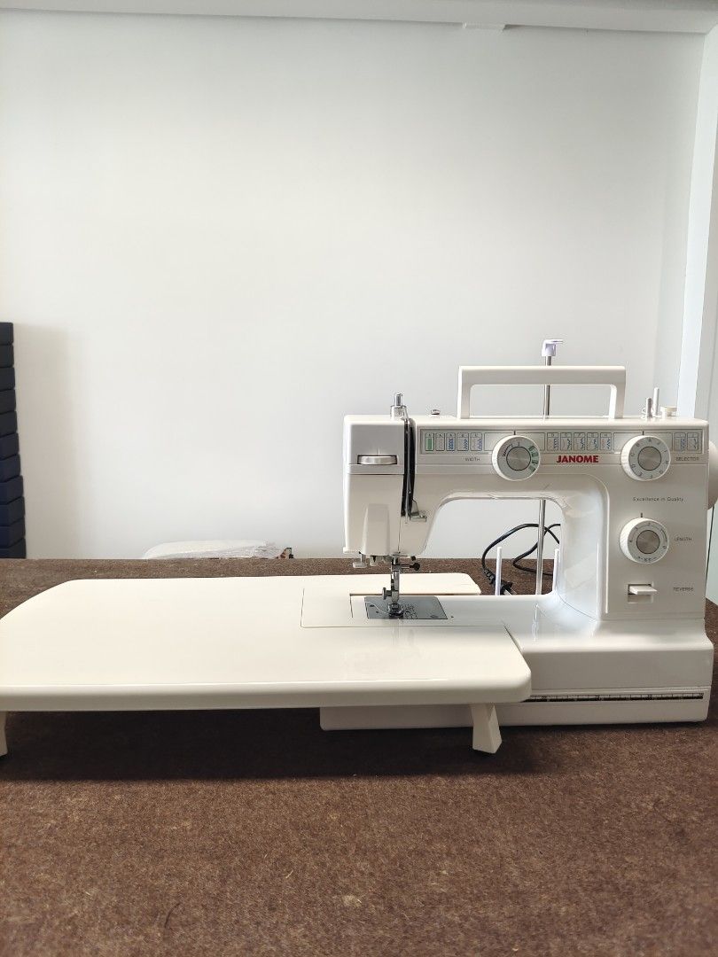 Janome L392 portable sewing machine, Hobbies & Toys, Stationery