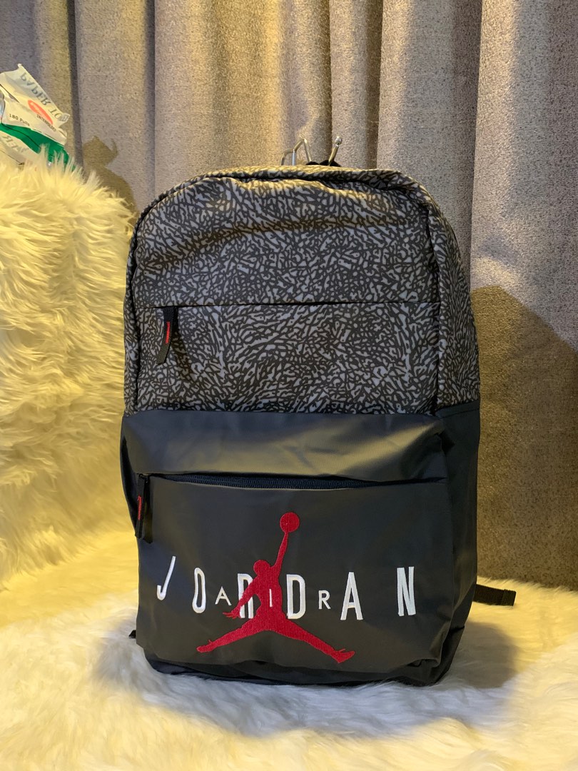 Air jordan splatter sales backpack