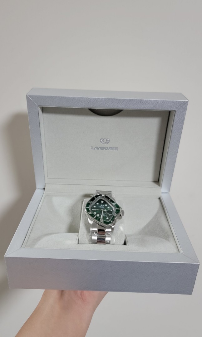 LAARVEE PEA001 SILVER SILVER GREEN GREEN, 名牌, 手錶- Carousell