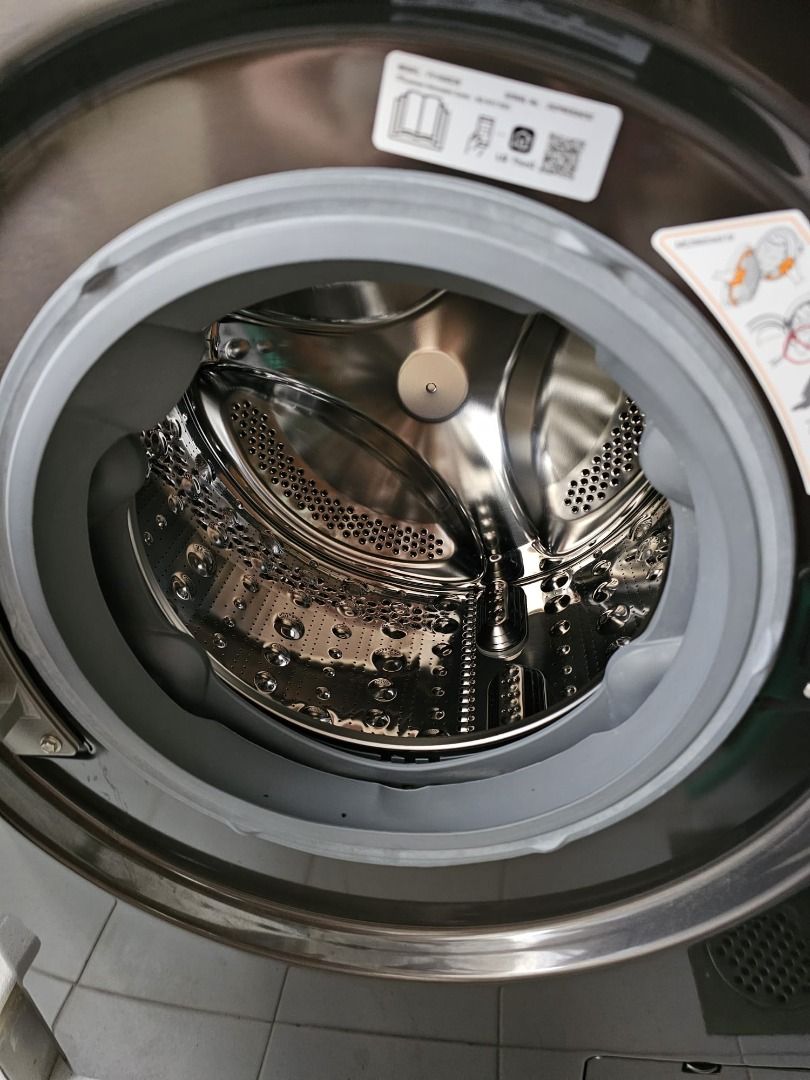 Lg front load washing machine 10.5kg capacity, TV & Home Appliances